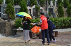 德晟集團(tuán)公司到市孖龍山陵園開展移風(fēng)易俗志愿